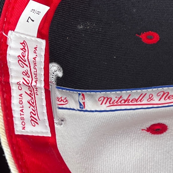Chicago bulls Mitchell & Ness hat - Picture 4 of 7